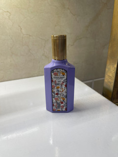 عطر گوچی مگنولیا زنانه رایحه گلی شیرین